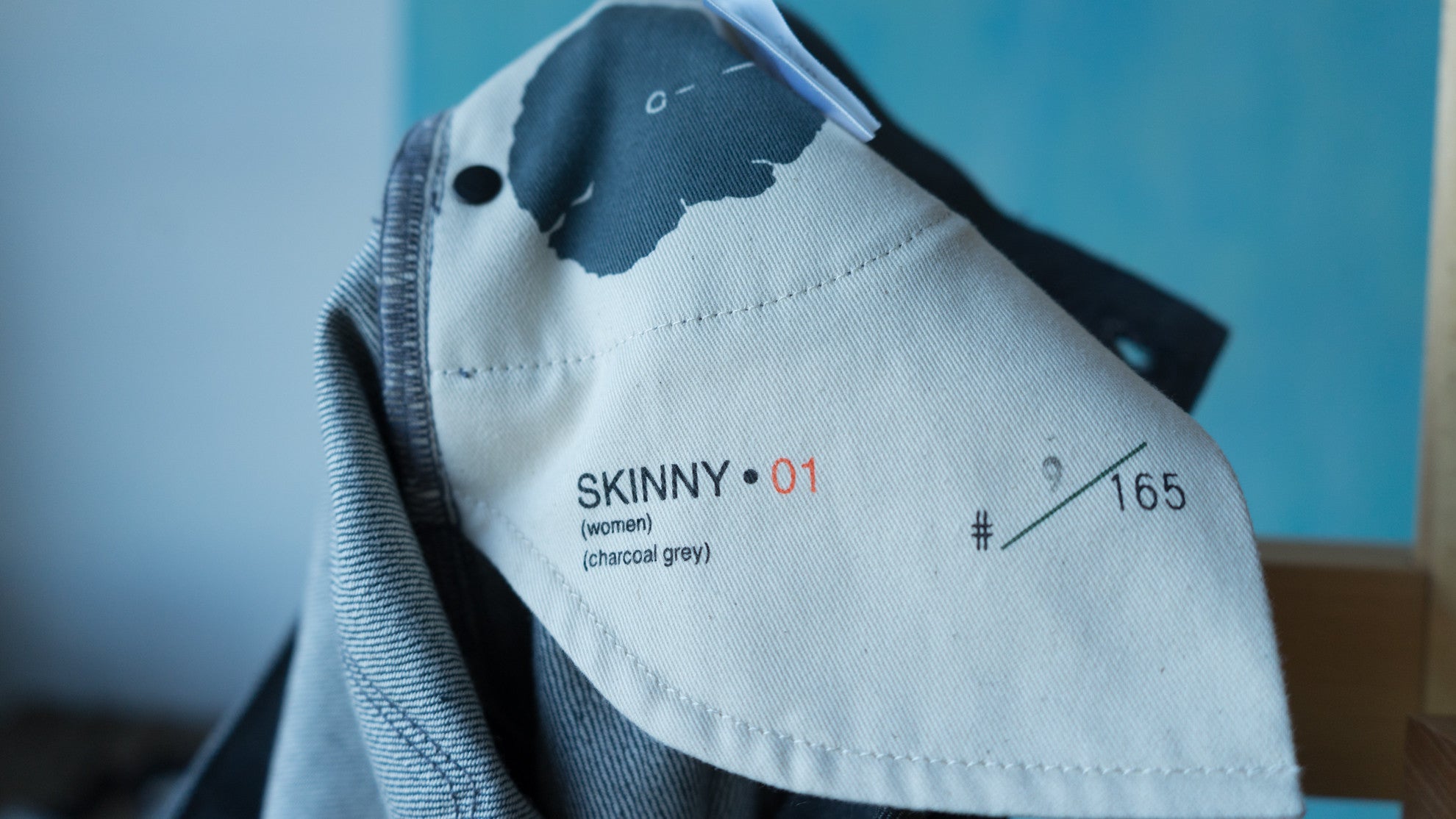 SKINNY (GREY) / 01 - Doublewood